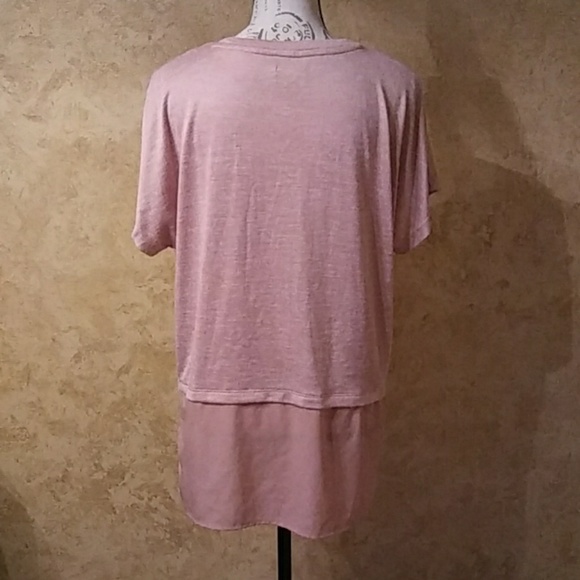 Short sleeve top w/accent - Picture 3 of 4